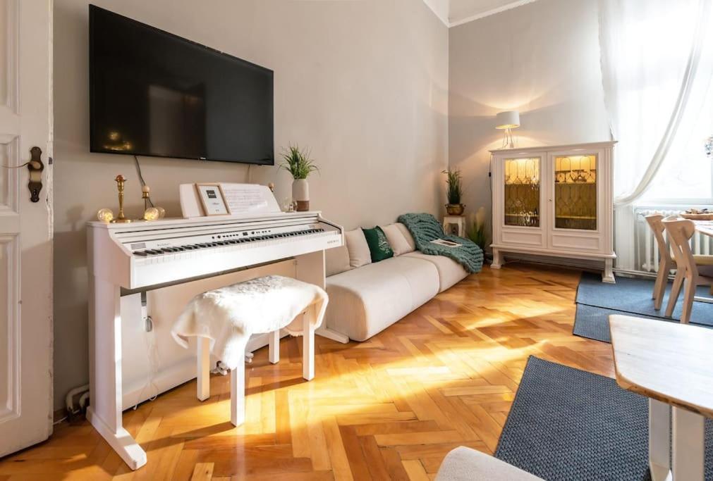 No.8: Lovely & Cosy 3-Room Heart Of The City Тімішоара Екстер'єр фото